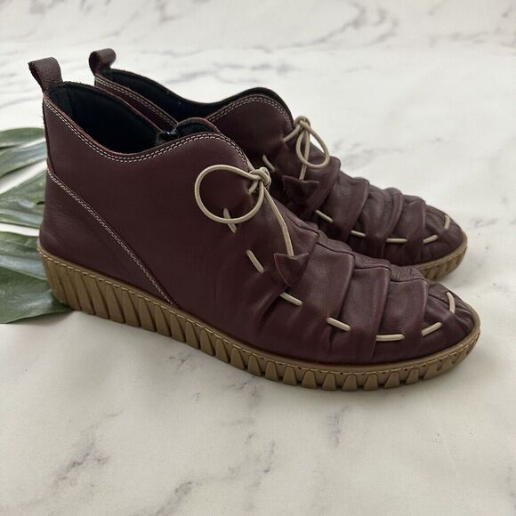 Spring Step Womens Ankle Boot Booties Size 42 Red Purple Leather Low Wedge - Picture 1 of 10